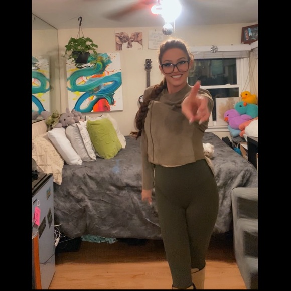 Women's Jacket - Picture 6 of 17